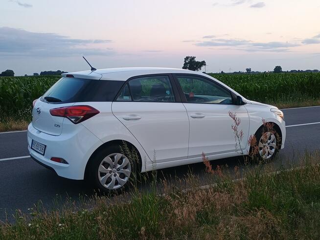 Hyundai i20 nowoczesny miejski z silnikiem 1,1 CRDi Słupca - zdjęcie 9