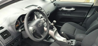 Toyota Auris 6 biegów/Tempomat/Hak/Alufelgi/Klimatronik 2-strefowy Przyszowice - zdjęcie 6