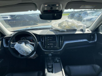 Volvo XC 60 Momentum D4 Skóra Panorama Kamera HAK 190KM Gliwice - zdjęcie 7