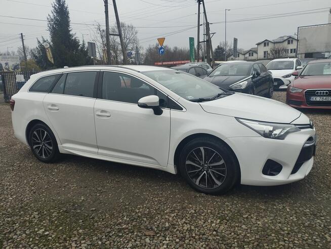 Toyota Avensis Salon Polska 2018 Warszawa - zdjęcie 5