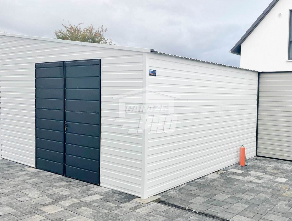 Garaż blaszany 8x4 drzwi  Biały + Antracyt  Dach dwuspadowy GP131 Turek - zdjęcie 5