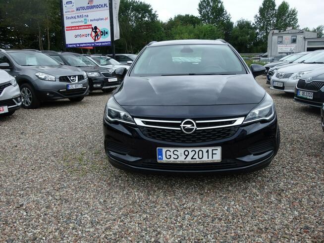 Opel Astra Sports Tourer z 2017 roku z silnikiem 1.6 (1598 cm³) Słupsk - zdjęcie 2