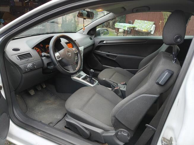 Opel Astra GTC 90KM benzyna 2009 r. Leżajsk - zdjęcie 5