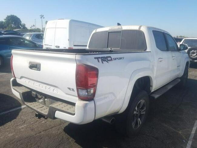 Toyota Tacoma 2016, 3.5L, Double Cab, porysowany lakier Warszawa - zdjęcie 4