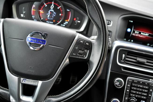 Volvo V60 D3 2.0 150KM R-Desing Xenon Led Navi Alkantara Full Opcja Płock - zdjęcie 12