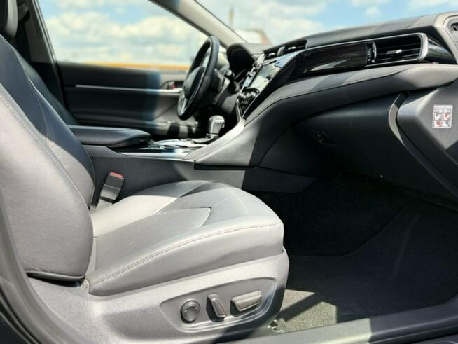 Toyota Camry 2.5 Hybrid Prestige CVT Żory - zdjęcie 10