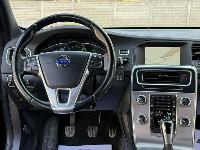 Volvo V60 2,0D4 181KM Momentum/Ledy/Xenon/Skóry/Navi/PDC/Serwis/ Węgrów - zdjęcie 6
