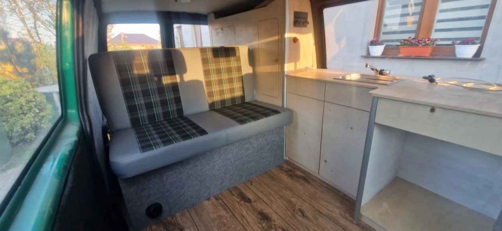 Sprzedam Volkswagen T4, - 2,4 d, 1994 z zabudową kamperową Ostrów Wielkopolski - zdjęcie 8