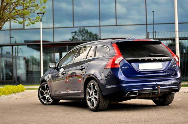 Volvo V60 LiFT Ocean Race 2,0 D4 181Km Ledy Skóra Navi Full Opcja Płock - zdjęcie 11