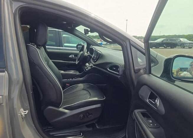 Chrysler Pacifica LIMITED / Pakiet S / Benzyna Białystok - zdjęcie 10
