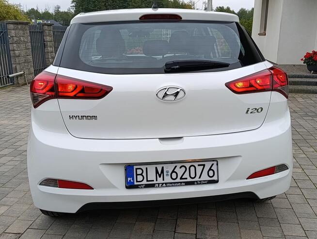 Hyundai i20 benzyna mały przebieg Konarzyce - zdjęcie 6