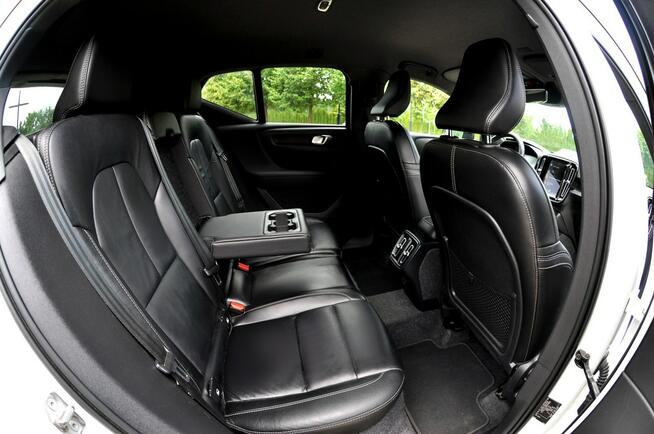 Volvo XC 40 1,5 Benzyna 130KM T2 Full Led Navi Pdc Full Opcja Płock - zdjęcie 11