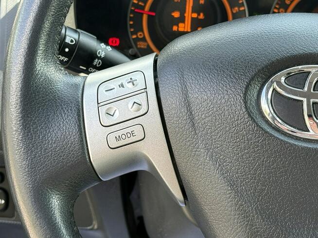 Toyota Auris 1,4D4D 90KM  Premium/Klimatyzacja/Parktronic/Serwis Węgrów - zdjęcie 12