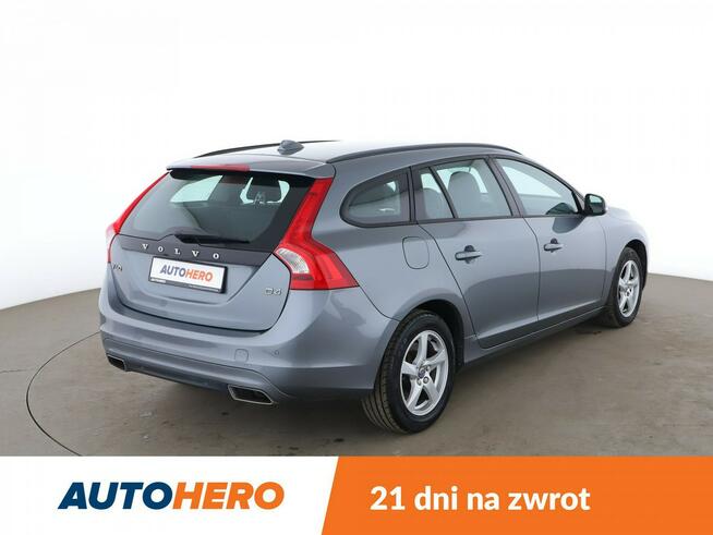 Volvo V60 automat/ 190KM/ navi/ grzane fotele /PDC/ bixenon/ Bluetooth Warszawa - zdjęcie 7