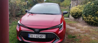 Sprzedam Toyotę Corollę 2.0 hybryda czerwono/czarny 2019stan Chęciny - zdjęcie 2
