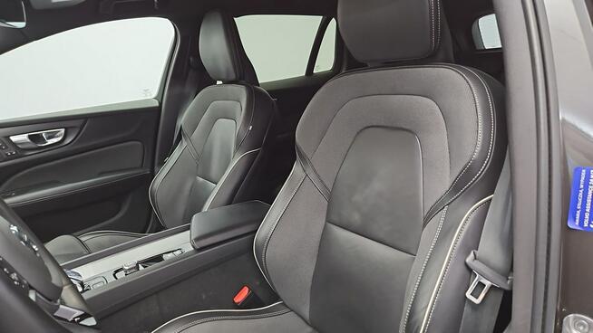 Volvo V60 B4 D Plus Dark aut ! Z Polskiego Salonu ! Faktura Vat ! Warszawa - zdjęcie 11