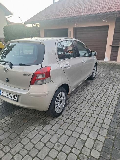 Toyota Yaris II 2010 Jasło - zdjęcie 2