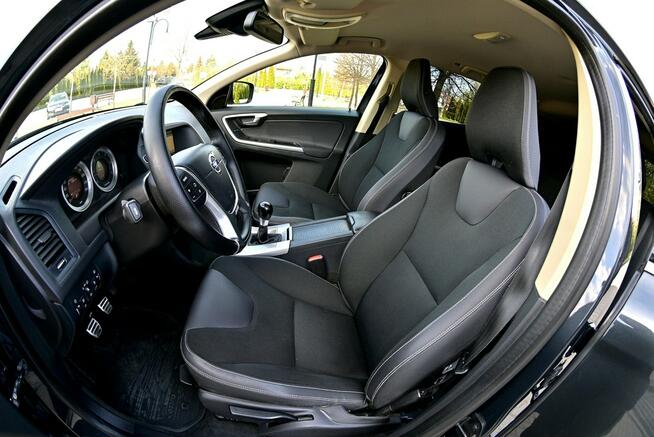 Volvo XC 60 2.0 163KM  D3 R-Desing Led Navi Parktronik Płock - zdjęcie 7