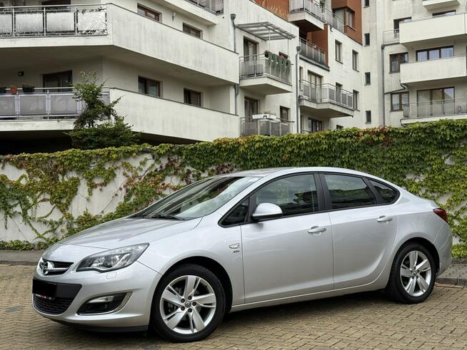Opel Astra 1.4 Turbo, Sedan, BDB stan, Oryginalny Lakier Tarnowskie Góry - zdjęcie 2