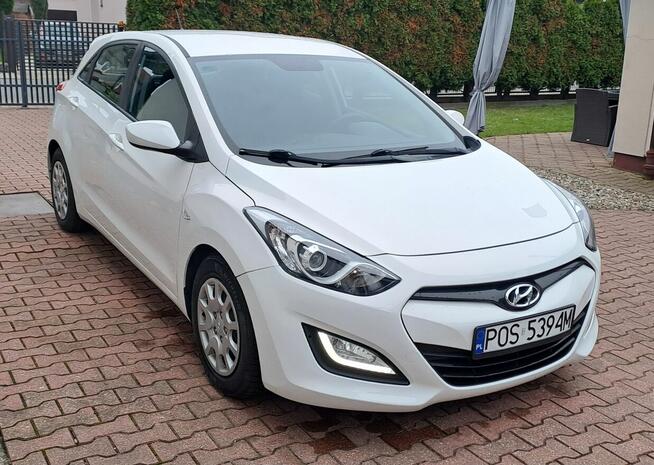 Hyundai i30 benzyna 5 drzwi niski przebieg Kalisz - zdjęcie 8