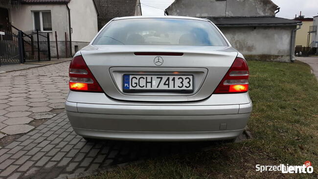 Mercedes- Benz Klasa C, mały przebieg ! Chojnice - zdjęcie 4