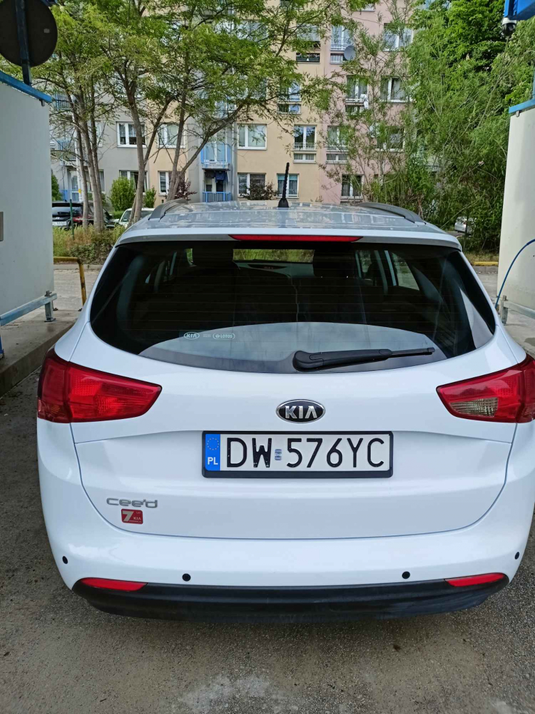 KIA CEED KOMBI 1.6 DOHC 135KM 99 KW 2015 Stan bardzo dobry Krzyki - zdjęcie 2