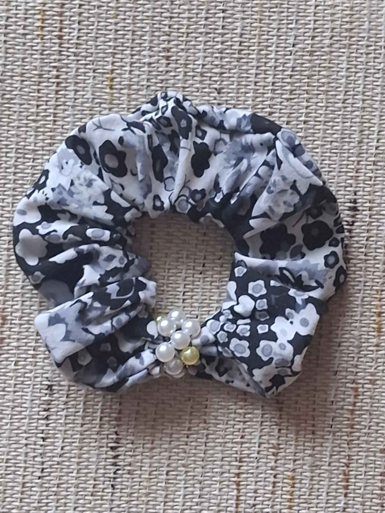 piękne gumki do włosów z materiałów Brzeg - zdjęcie 8