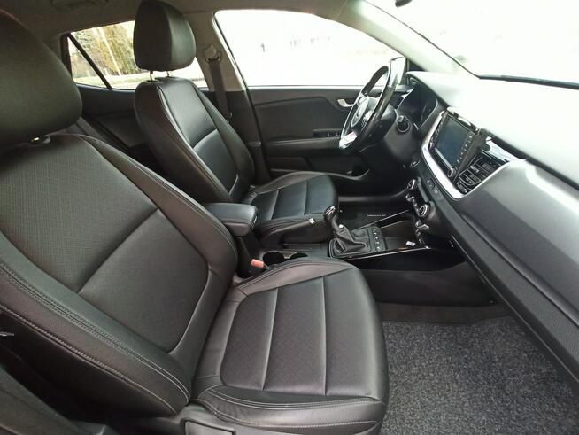 Kia Stonic najbogatsza wersja, bezwypadkowy, serwisowany Rzeszów - zdjęcie 11