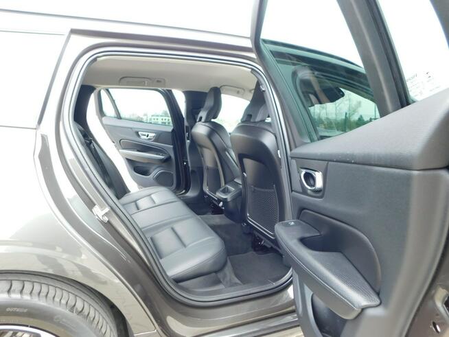 Volvo V60 z Gwarancją Bezwypadkowy Model 2022r Żyrardów - zdjęcie 12