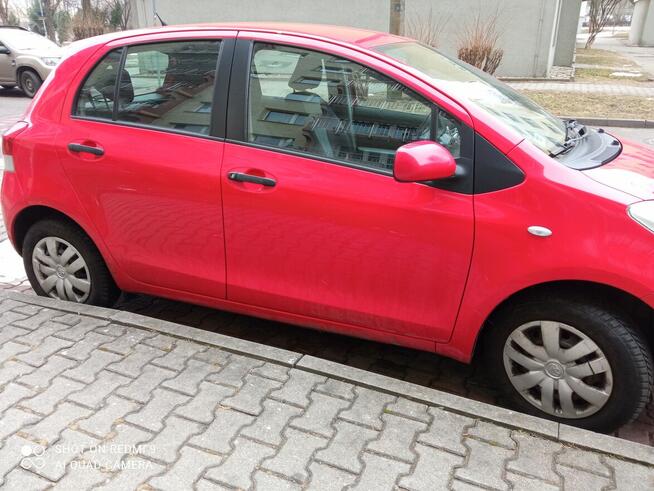 Toyota Yaris II Polski Salon Bezawaryjna ,mały przebieg Katowice - zdjęcie 4