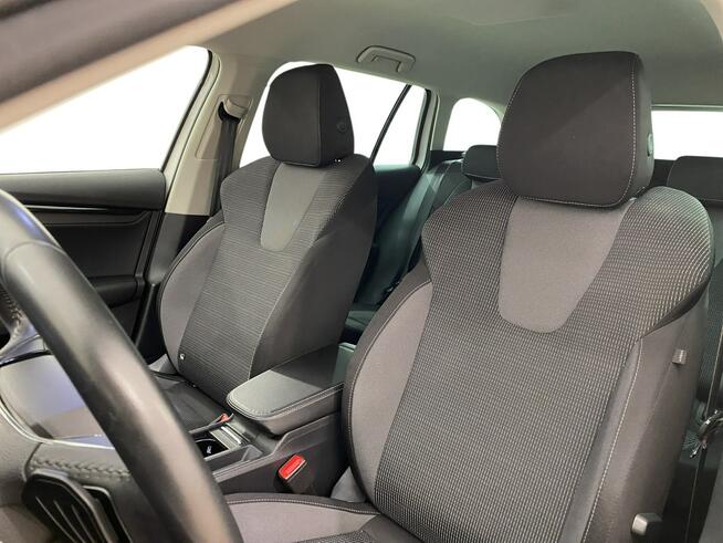 Skoda Octavia 2.0 TDI Ambition DSG Warszawa - zdjęcie 10