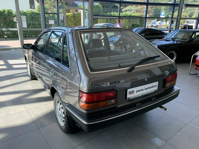 Mazda 323 Fabrycznie nowy z prywatnej kolekcji Heinza Macchi Kraków - zdjęcie 8