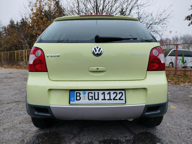 Volkswagen Polo FUN CROSS KLIMA 5 drzwi benzyna super stan 2004 r Toruń - zdjęcie 4