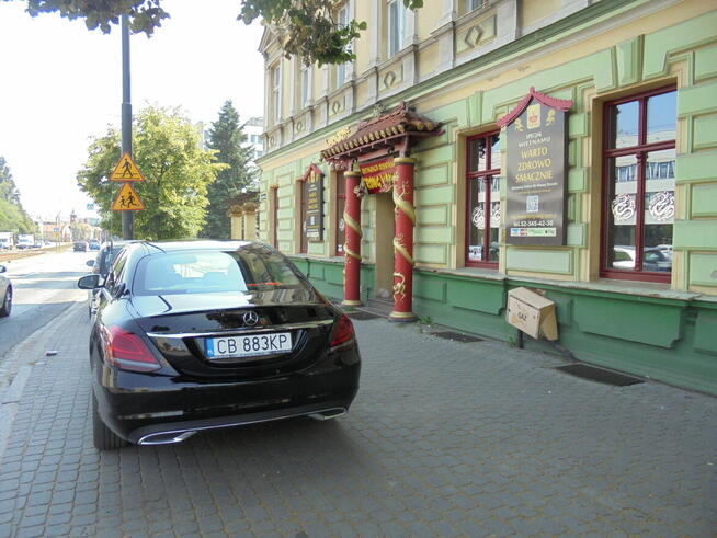 Sprzedam mercedesa c klasa 1,5 benzyna model 2020 salon Pols Bydgoszcz - zdjęcie 3