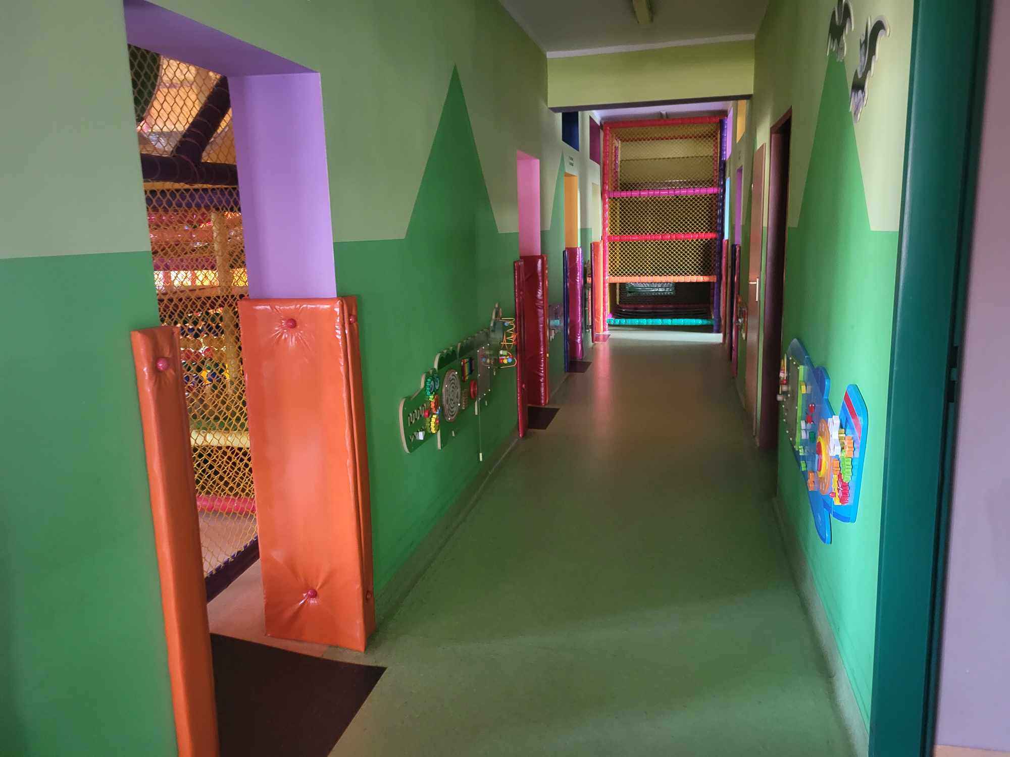 Sprzedam/odstąpię w pełni wyposażoną i działającą salę zabaw Bieruń - zdjęcie 3