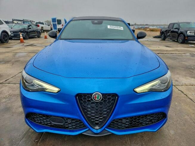 Alfa Romeo Giulia / 2.0 280KM / Bogate wyposażenie / niski przebieg / Tarnów - zdjęcie 3