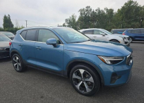 Volvo XC 40 Bogata wersja wyposażenia / AWD / B5/ niski przebieg