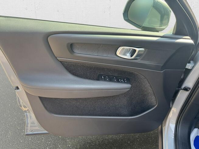 Volvo XC 40 B3 Essential! Z Polskiego Salonu! Faktura VAT! Warszawa - zdjęcie 10