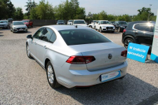 Volkswagen Passat ESSENCE  LED F-vat Salon Polska Gwarancja Warszawa - zdjęcie 8