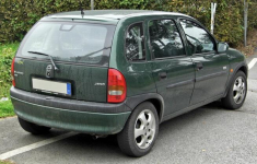 Opel Corsa Stare Miasto - zdjęcie 2