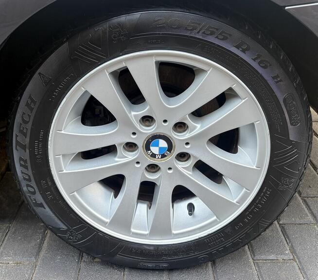 BMW 318i - całe ORYGINAŁ LAKIER - udokumentowany przebieg Legionowo - zdjęcie 3
