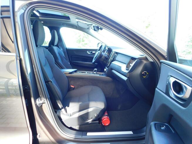 Volvo XC 60 z Gwarancją Bezwypadkowy Żyrardów - zdjęcie 9