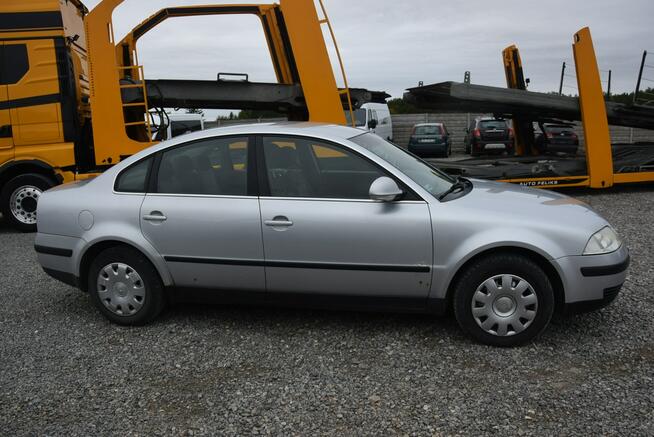 Volkswagen Passat 1.9TDI Klima Sedan 2003 rok Lift Tarnogród - zdjęcie 4