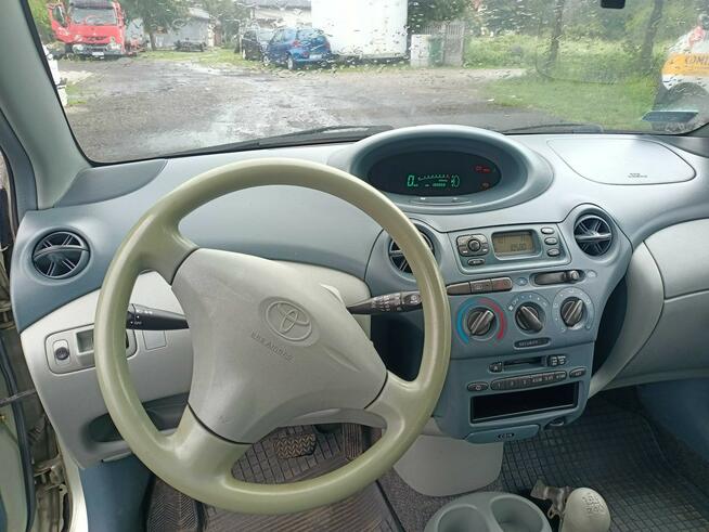 Toyota Yaris 1.0 półautomat 01r Tarnów - zdjęcie 7
