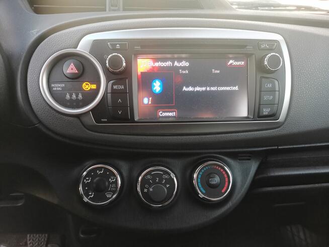 Toyota Yaris III 2013 1.3 Benzyna Niski przebieg Klima Hak Drezdenko - zdjęcie 12