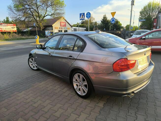 BMW 318 2.0d 143KM Klimatronic Navi Półskóra Łuków - zdjęcie 9