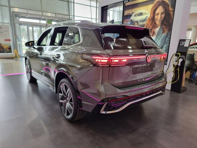 Volkswagen Tiguan R-Line Plus 1.5 eHybrid 272KM Pakiet Zimowy Stalowa Wola - zdjęcie 7
