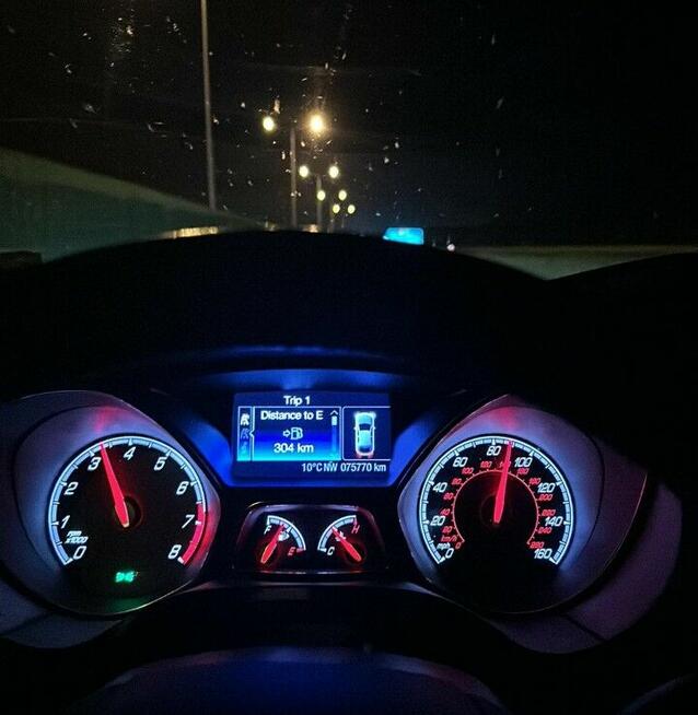 Ford Focus 2.0 ST PILNE Strzegom - zdjęcie 5