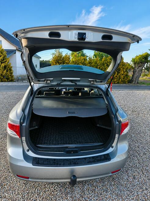 Toyota Avensis Sadlno - zdjęcie 9