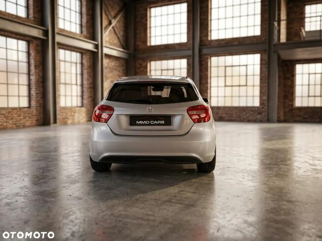 Mercedes A 180 Rok Gwarancji zadbany kamera pdc automat Kraków - zdjęcie 5